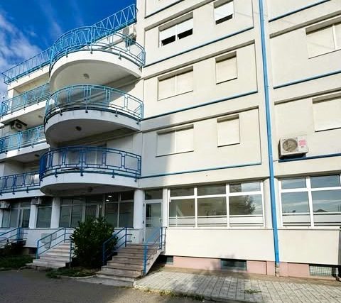 Poslovni prostor 83m²/ Modriča / centar grada