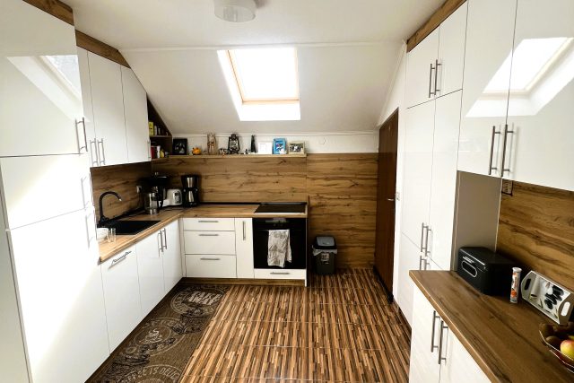 Prodaja / Kuća 240m2/ Centar grada / Modriča