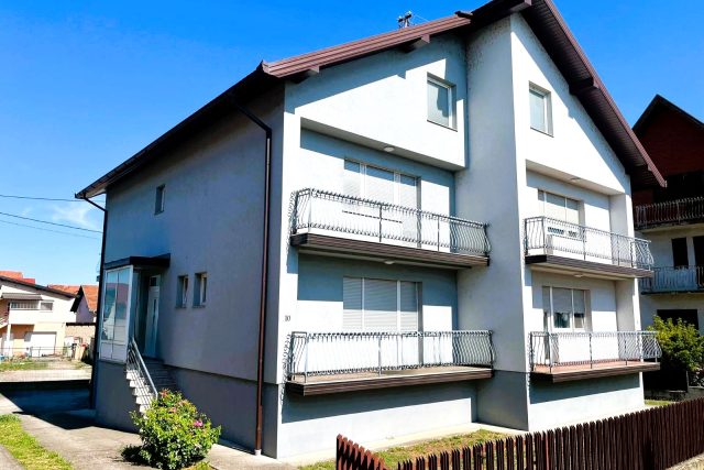 Prodaja / Kuća 220 m2/ Centar grada / Šamac